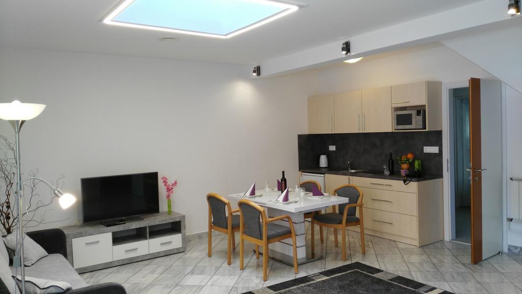 Fueredi Haz Apartman Apartment Sopron Bagian luar foto
