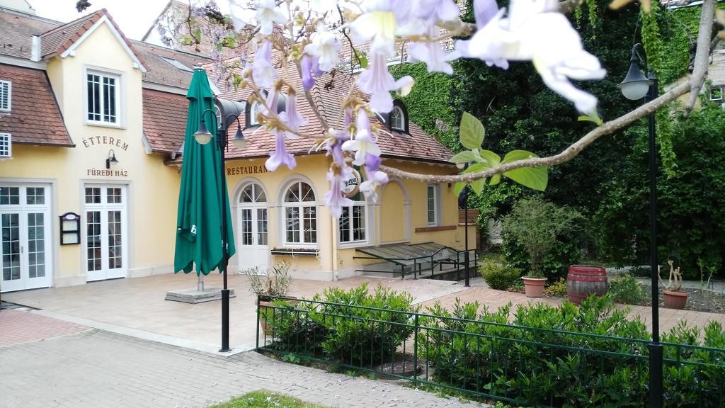 Fueredi Haz Apartman Apartment Sopron Bagian luar foto