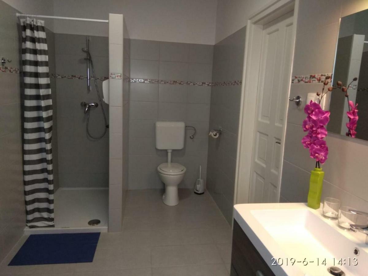 Fueredi Haz Apartman Apartment Sopron Bagian luar foto